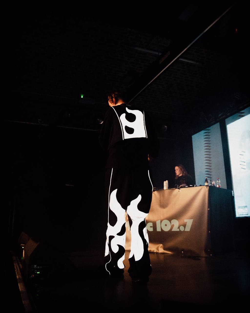 morten x ungebuegelt - Tour Vest