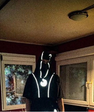 morten x ungebuegelt - Tour Vest